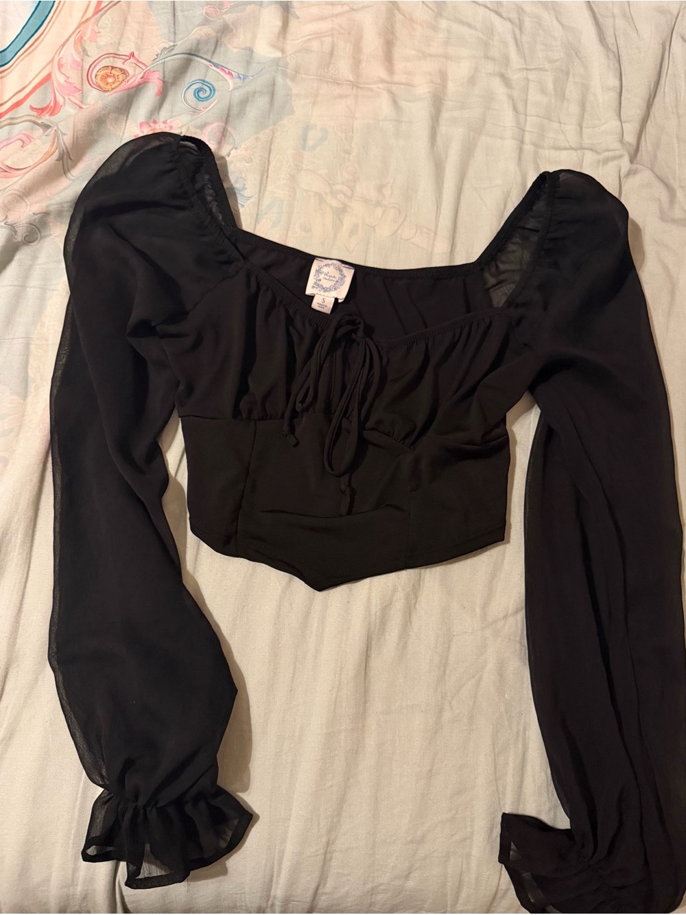 Francesca's Collections Black Long-Sleeve Tie-Front Crop Top